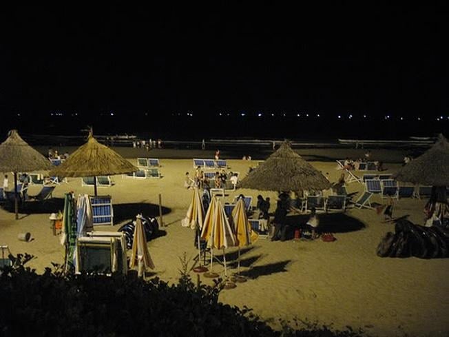 Plage de nuit - Destination touristique idéale à Da Nang - Vntrip.vn