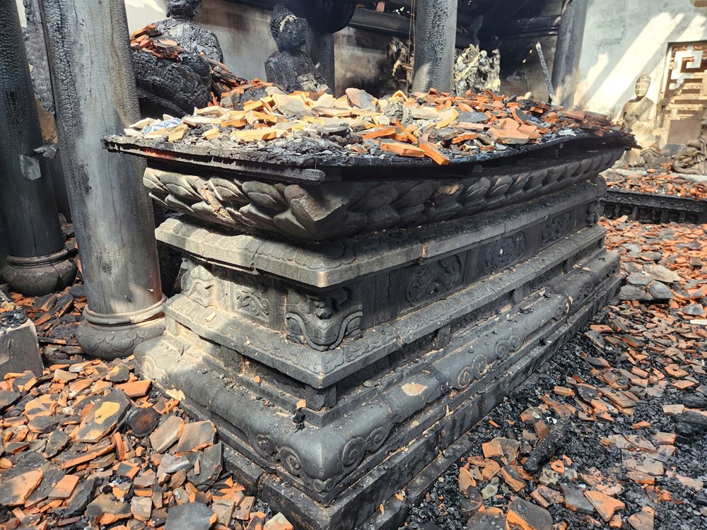 ផ្លាស់ទី​តែ​ថ្ម​អាសនៈ​ព្រះពុទ្ធ​សាសនា​ប៉ុណ្ណោះ​នៅពេល​ចាំបាច់​បំផុត - រូបថត ២