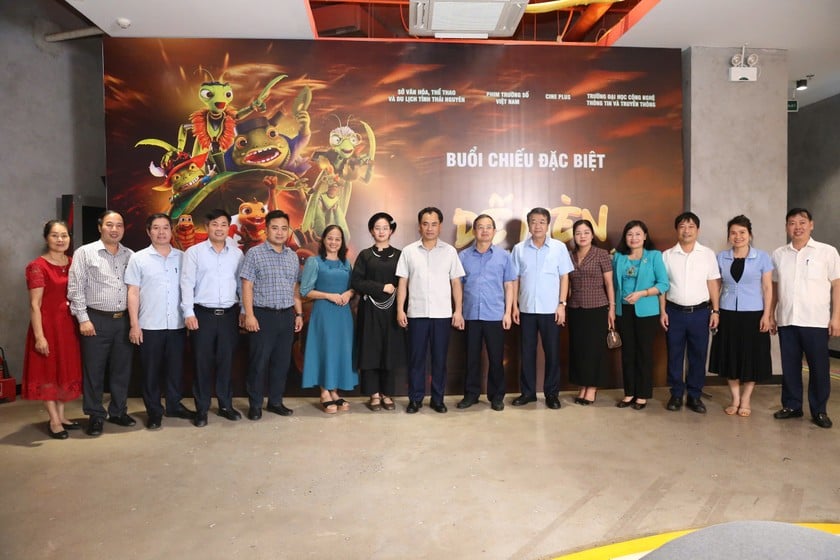 Lãnh đạo tỉnh Thái Nguyên tham dự lễ ra mắt bộ phim.