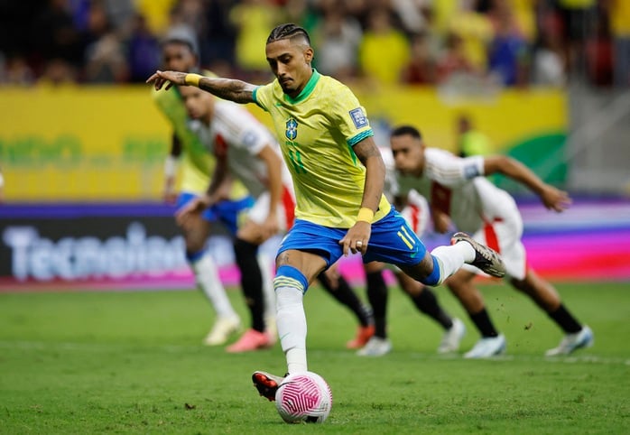 Loại Neymar, Ancelotti công bố đội hình Brazil "mạnh nhất thế giới" - Ảnh 5.
