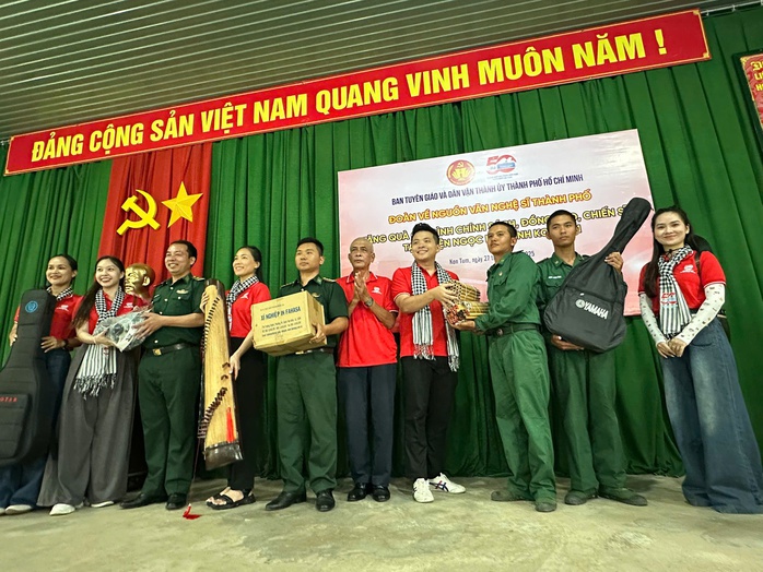 “Theo dấu chân cuộc Tổng tiến công và nổi dậy mùa Xuân 1975”: Về với biên cương Tổ quốc- Ảnh 11.