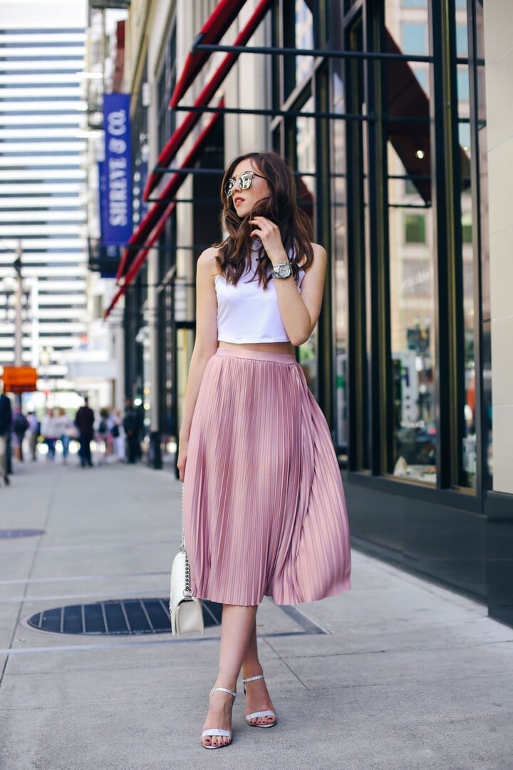 Áo crop top mặc với quần gì, váy gì hợp? - Ảnh 6.