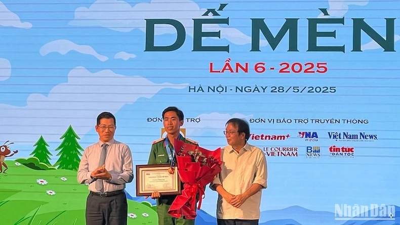 Awarded the De Men Aspiration Award, musician Pham Tuyen is the 2025 De Men Knight photo 3