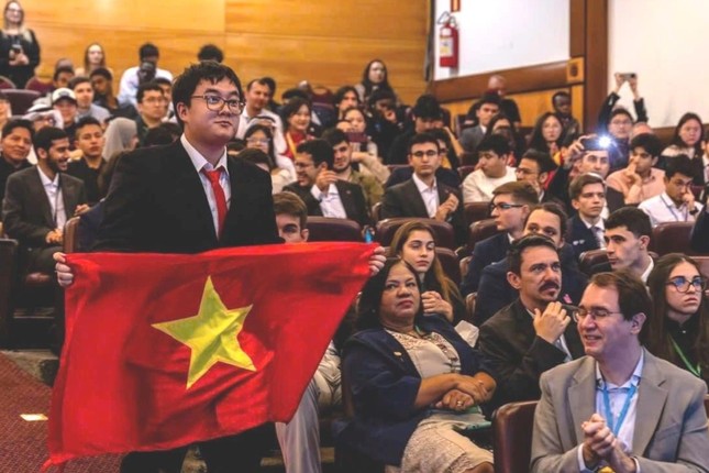 Nam sinh xứ Nghệ chinh phục kỳ thi hóa học 'khó nhất hành tinh' ảnh 4