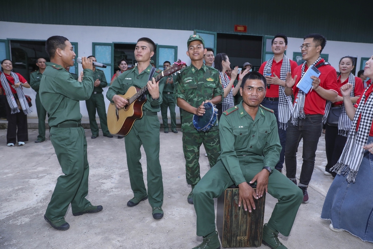  lễ chào cờ  - Ảnh 8.