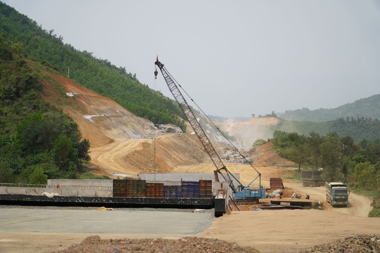 Khẩn trương hoàn thành 20 km đầu tuyến cao tốc Khánh Hòa – Buôn Ma Thuột- Ảnh 1.