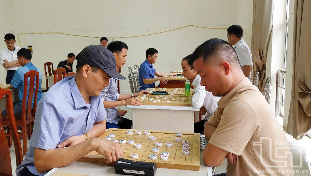 Phu Binh organiza periódicamente torneos deportivos a nivel de distrito, que atraen a un gran número de atletas para participar.