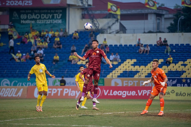 Bảng xếp hạng V-League mới nhất: Đà Nẵng phải giành giật 'sự sống', HAGL chưa thoát hiểm- Ảnh 3.
