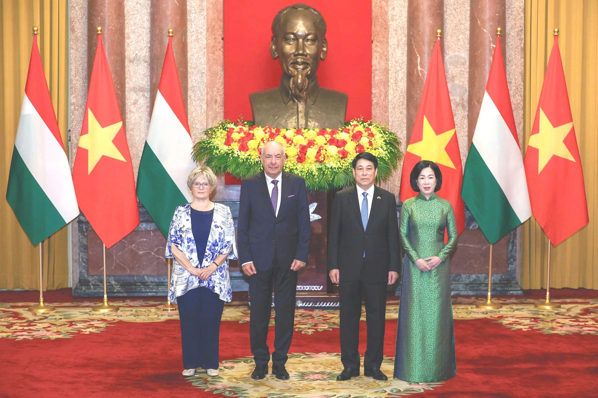 Chủ tịch nước Lương Cường chủ trì lễ đón Tổng thống Hungary Sulyok Tamas