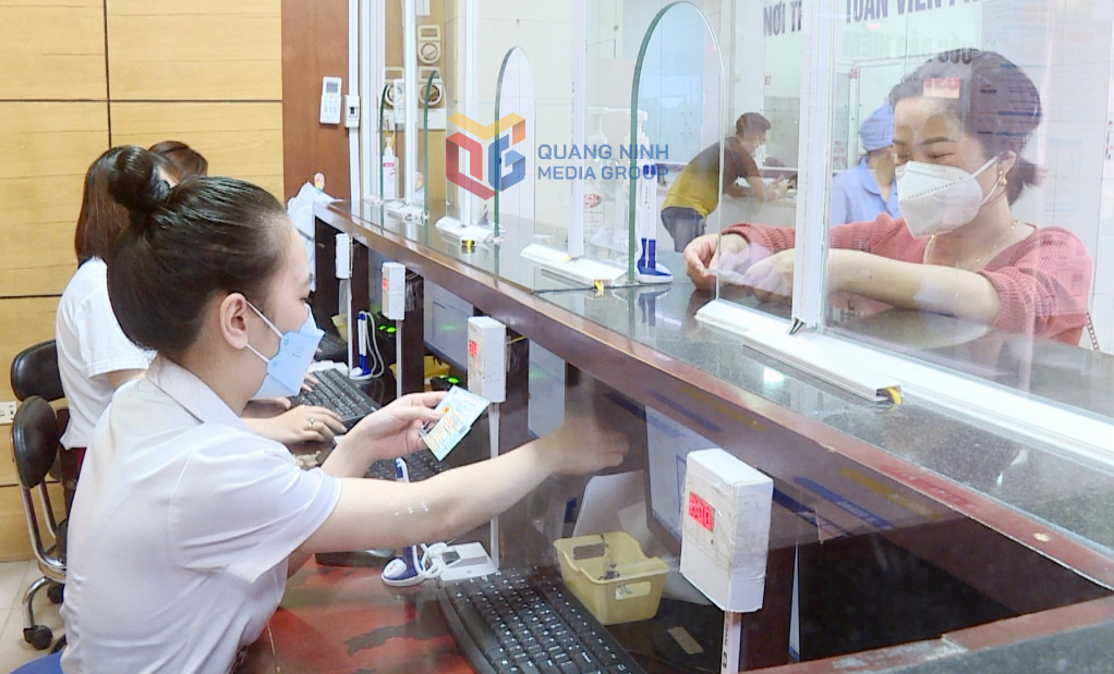 មន្ទីរពេទ្យ Bai Chay គឺជាអង្គភាពមួយក្នុងចំណោមអង្គភាពដែលអនុវត្តការពិនិត្យ និងព្យាបាលសុខភាព ដោយប្រើប្រាស់អត្តសញ្ញាណប័ណ្ណដែលមានបង្កប់បន្ទះឈីប ក្នុងគោលបំណងកាត់បន្ថយពេលវេលាសម្រាប់ការពិនិត្យ និងព្យាបាលអ្នកជំងឺ។