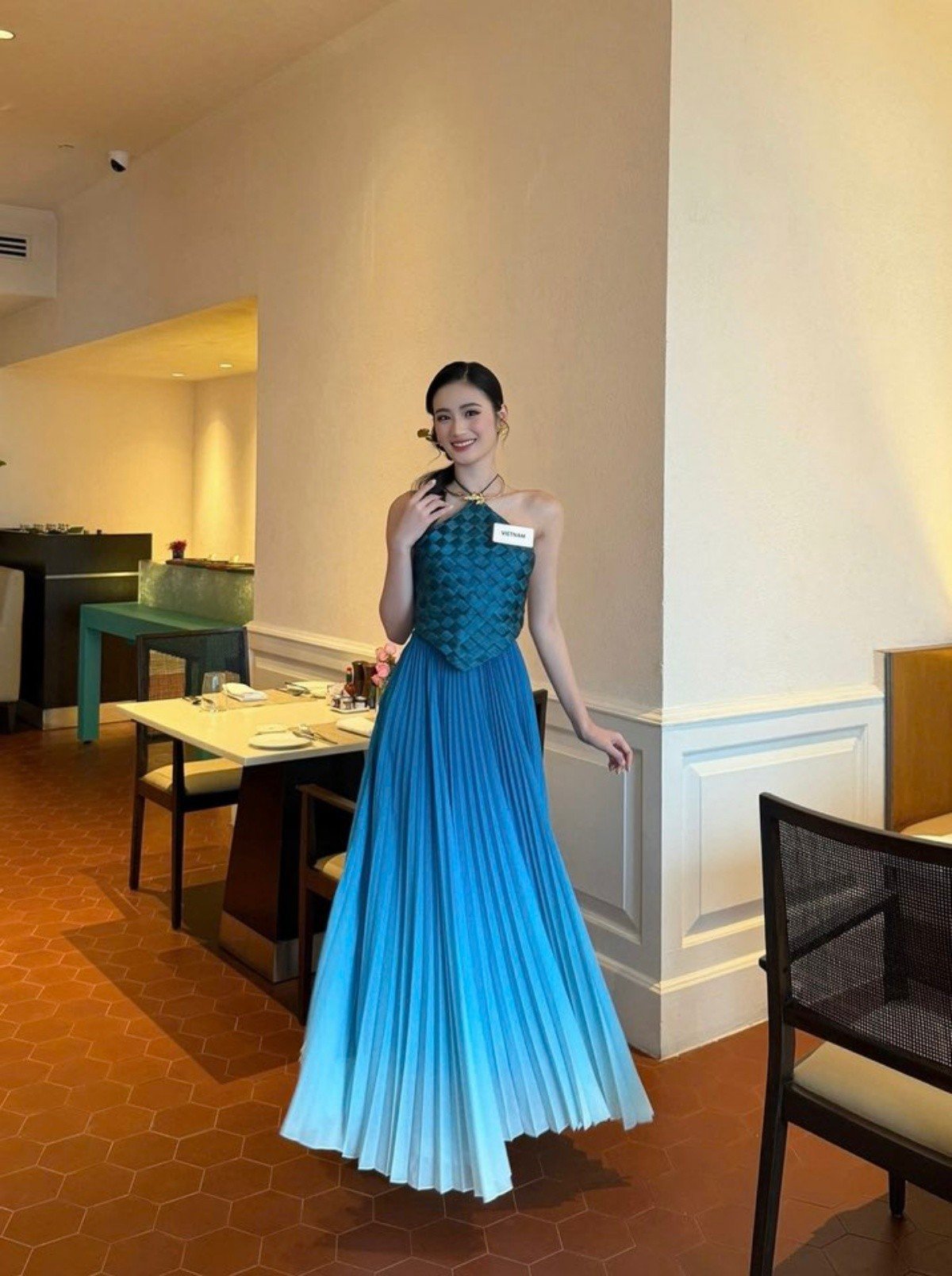 Miss World 2025: Loạt trang phục đậm tinh thần văn hóa Việt của Hoa hậu Ý Nhi - Ảnh 10.