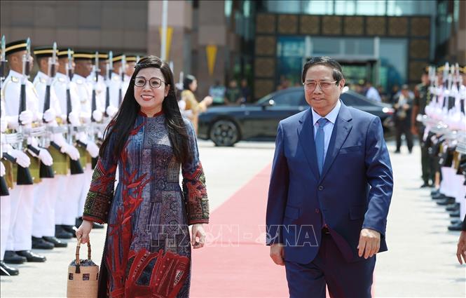 Le Premier ministre Pham Minh Chinh conclut sa visite officielle en Malaisie et participe au sommet de l'ASEAN