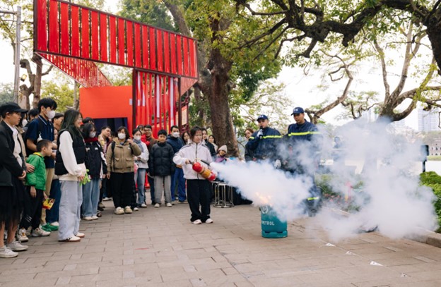 Gala âm nhạc “Vinh quang CAND Viêt Nam” đến TP Hồ Chí Minh -0