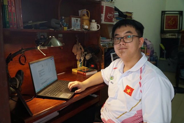 Nam sinh xứ Nghệ chinh phục kỳ thi hóa học 'khó nhất hành tinh' ảnh 1