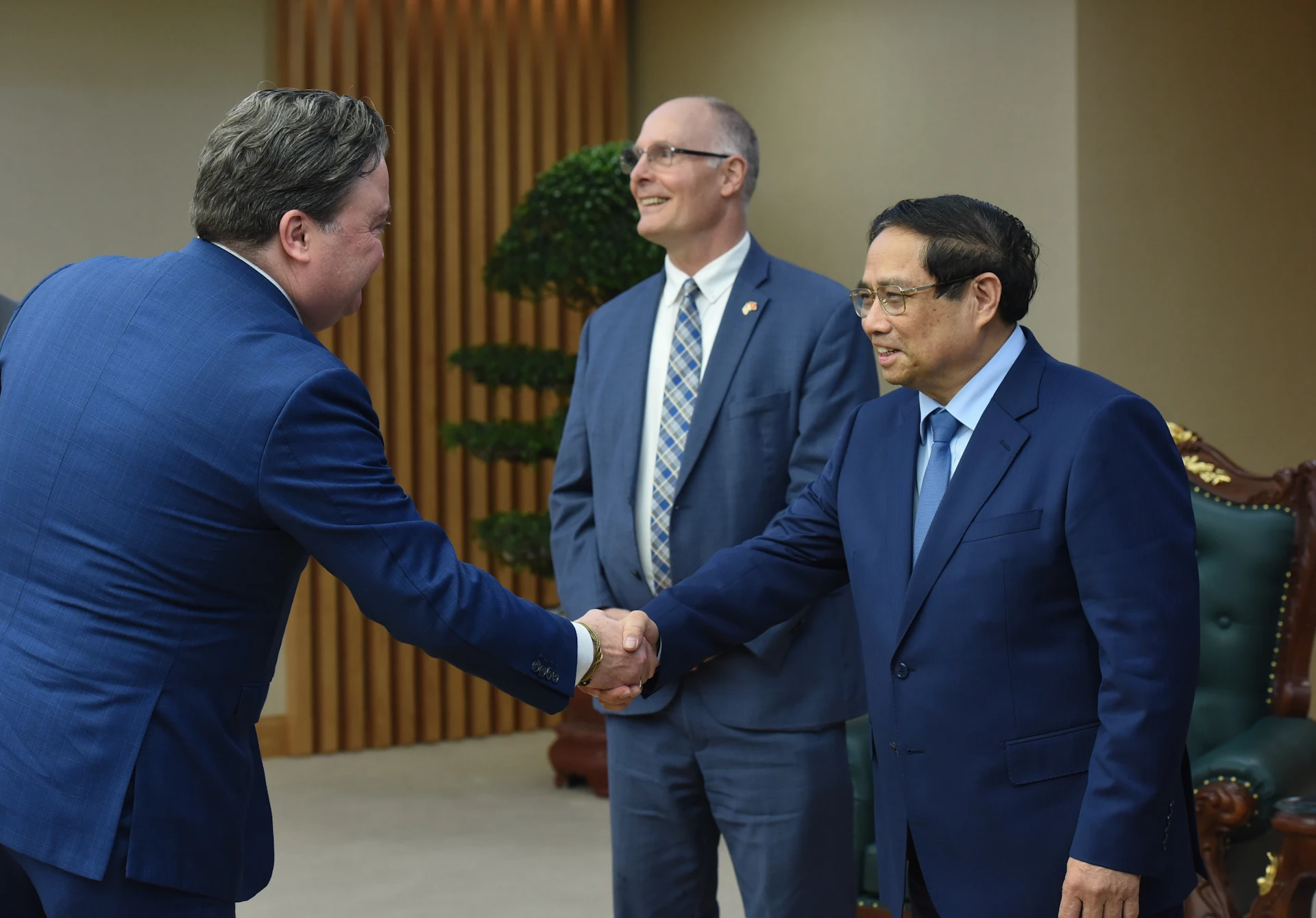 [Foto] Premierminister Pham Minh Chinh empfängt eine überparteiliche Delegation des US-Repräsentantenhauses. Foto 1