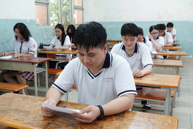 Bí quyết ôn thi tốt nghiệp THPT đạt điểm cao: Bí kíp đọc hiểu siêu nhanh - Ảnh 1.