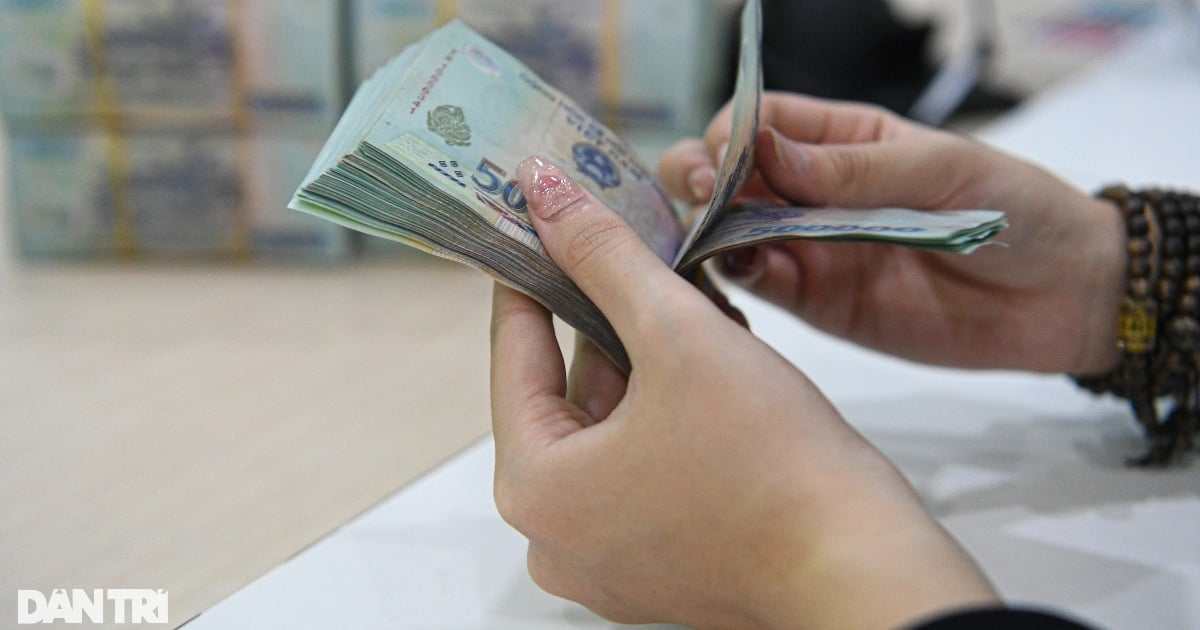Tiền gửi người dân vào ngân hàng tiếp tục lập kỷ lục