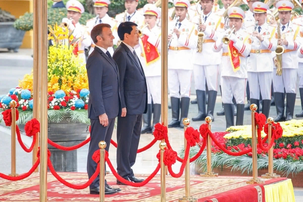 French President successfully concludes State visit to Vietnam