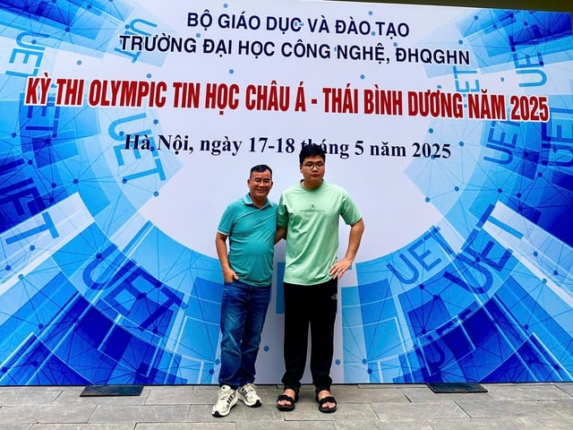 Lê Kiến Thành đoạt huy chương bạc Olympic tin học châu Á - Thái Bình Dương - Ảnh 4.