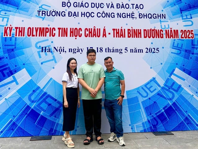 Lê Kiến Thành đoạt huy chương bạc Olympic tin học châu Á - Thái Bình Dương - Ảnh 2.