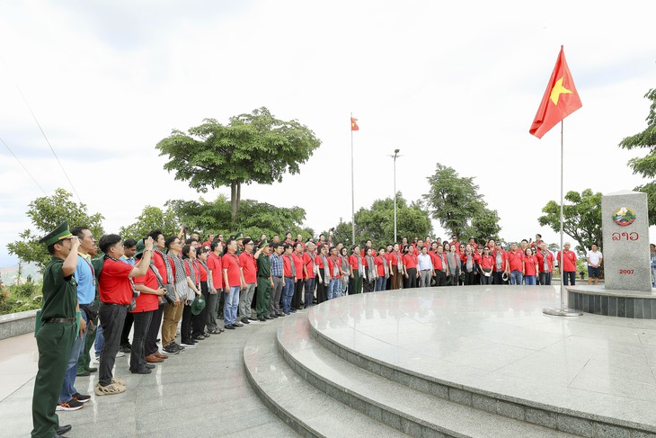  lễ chào cờ  - Ảnh 1.