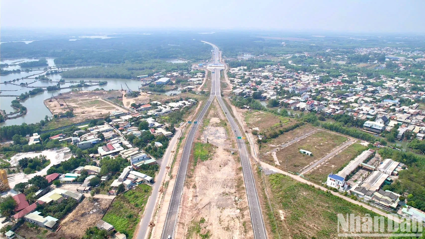 [Foto] Autopista Ben Luc-Long Thanh después de más de 10 años de construcción foto 3