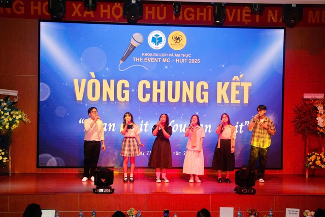 Huỳnh Trọng Đức xuất sắc giành quán quân cuộc thi 'The Event MC Huit 2025' - Ảnh 1.