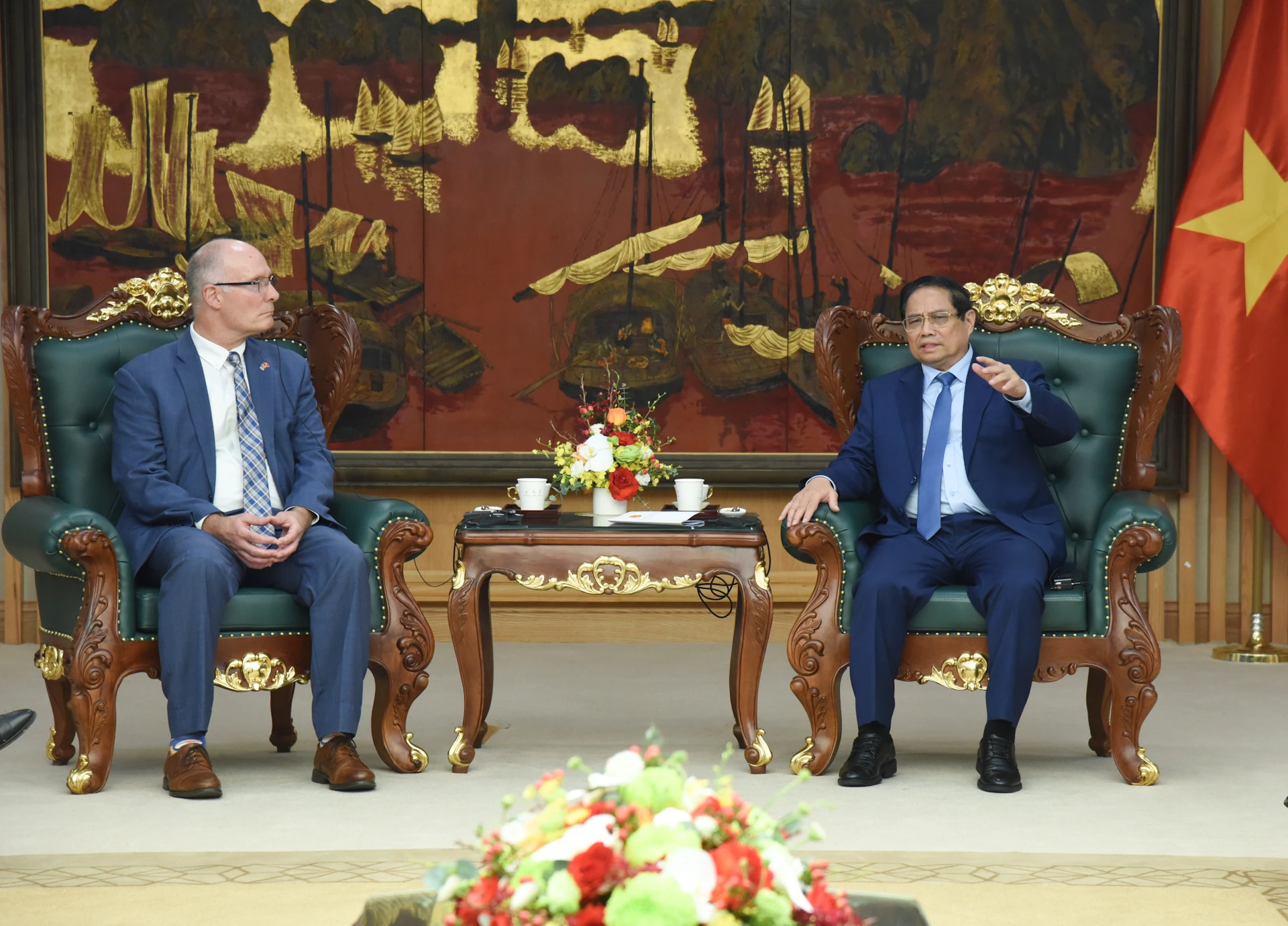 [Foto] Premierminister Pham Minh Chinh empfängt eine überparteiliche Delegation des US-Repräsentantenhauses Foto 2