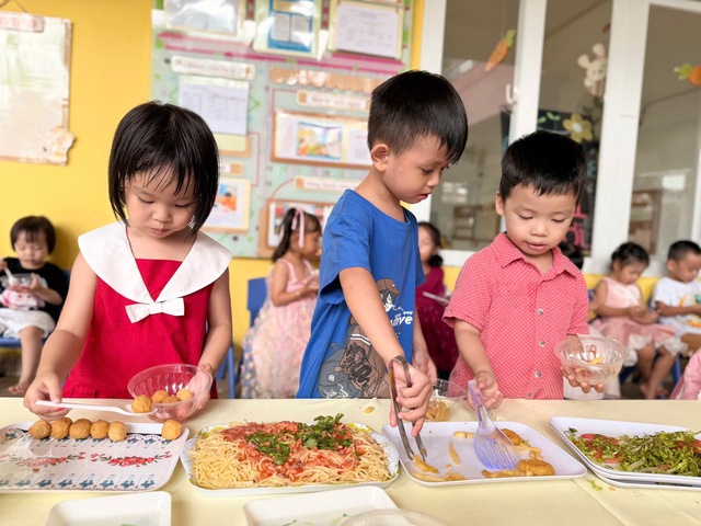 Nhu cầu trường mầm non giữ trẻ trong mùa hè 2025 tại TP . HCM tăng cao - Ảnh 2.