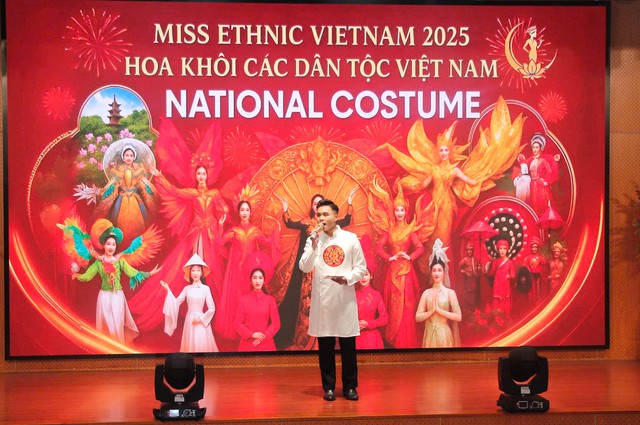 Huỳnh Trọng Đức xuất sắc giành quán quân cuộc thi 'The Event MC Huit 2025' - Ảnh 2.
