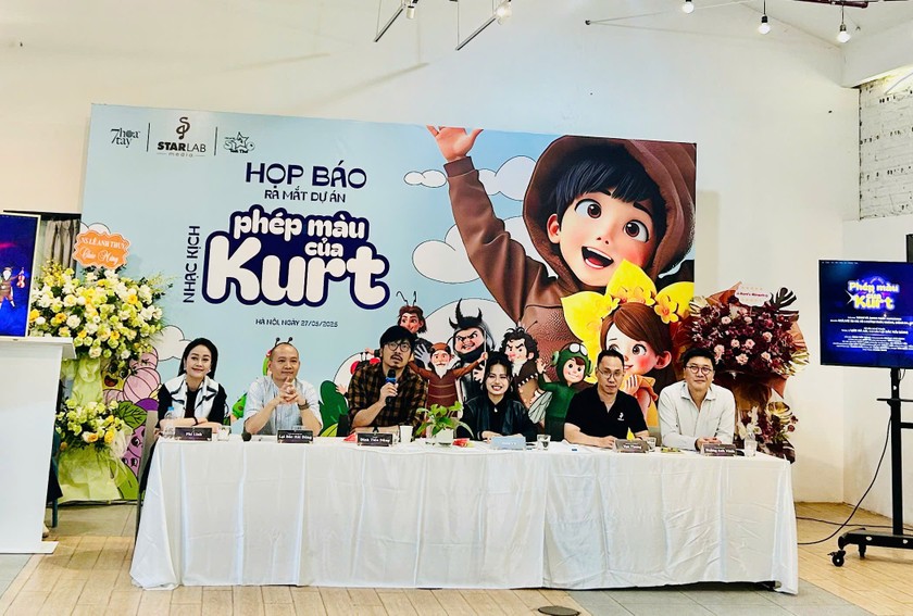 Vở nhạc kịch thiếu nhi “Phép màu của Kurt” do "Giáo sư Xoay" - MC Đinh Tiến Dũng viết kịch bản với thông điệp: Trẻ em hãy luôn tự tin vào giá trị của bản thân (ảnh T.Dương)