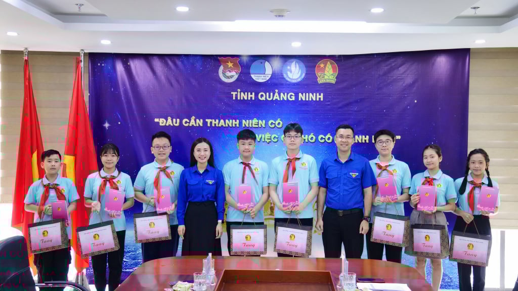 สหภาพเยาวชนจังหวัด - สภาสหภาพเยาวชนจังหวัดจัดการประชุมกับคณะผู้แทนเยาวชนจังหวัดกวางนิญเพื่อเข้าร่วมการประชุมเด็กดีของลุงโฮแห่งชาติ ครั้งที่ 10 ในปี 2568