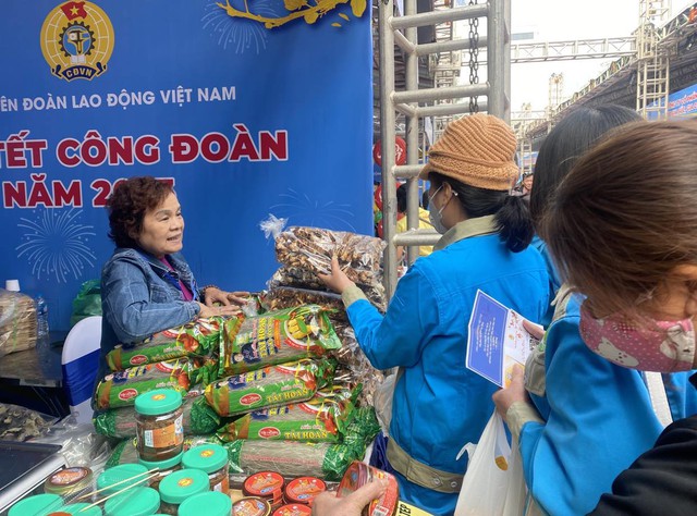 La Confédération générale du travail du Vietnam fournit plus d'informations sur l'arrêt du paiement des cotisations syndicales - Photo 2.