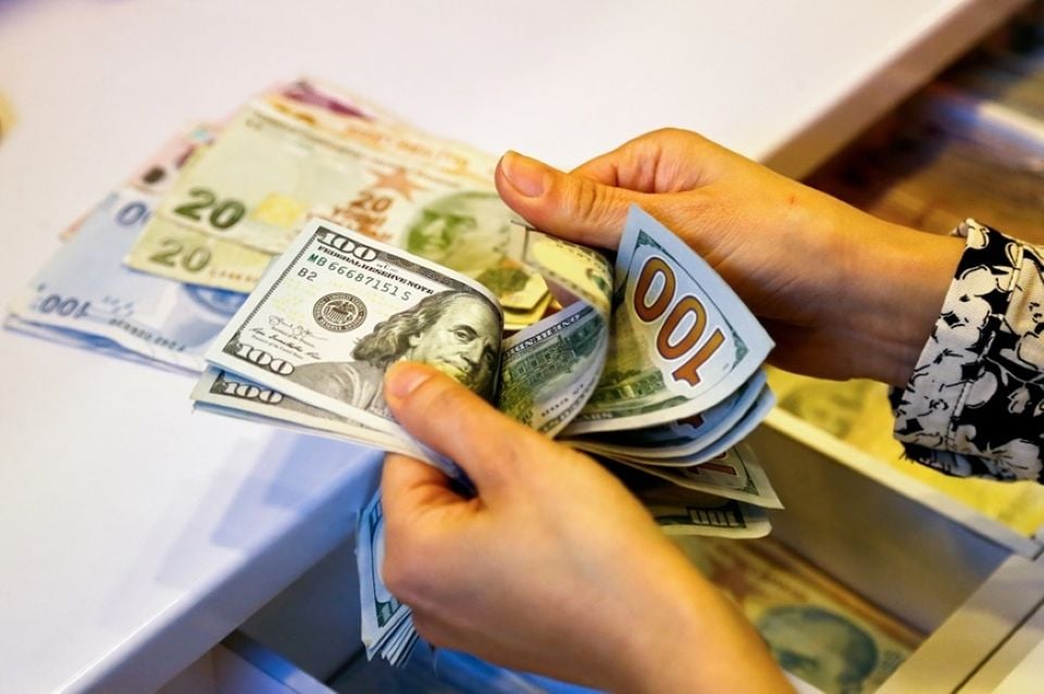 Cours des devises étrangères au 27 mai 2025 : le dollar américain continue de baisser
