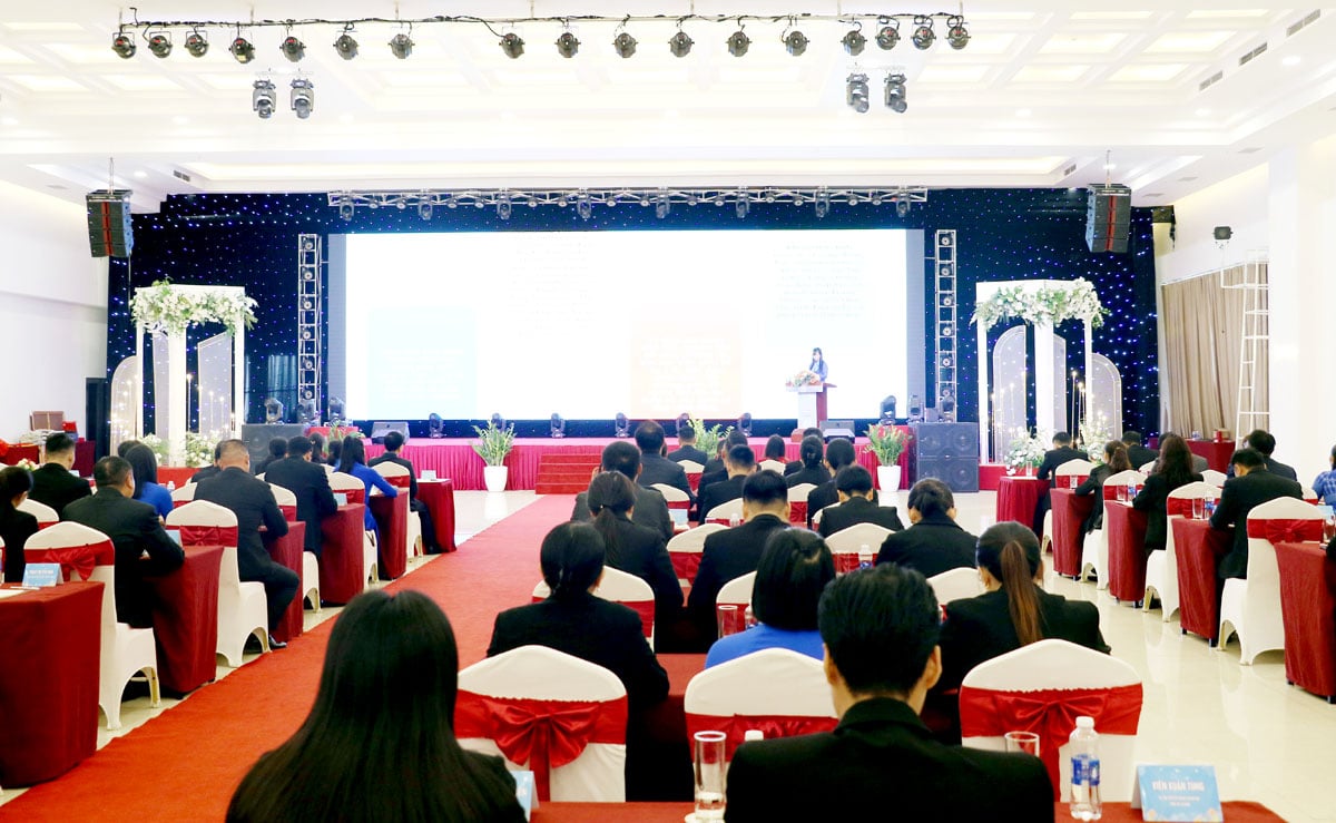 Toàn cảnh hội đàm.