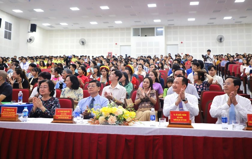 Chương trình giao lưu luôn nhận được sự hưởng ứng mạnh mẽ từ học sinh, sinh viên dân tộc thiểu số vùng Nam Bộ