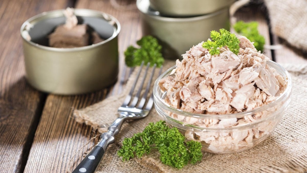 Xuất khẩu cá ngừ đóng hộp Việt Nam chạm đáy 2 năm: Vướng mắc từ quy định mới
