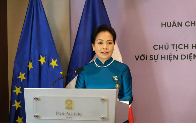 ts-ngo-phuong-lan.jpg