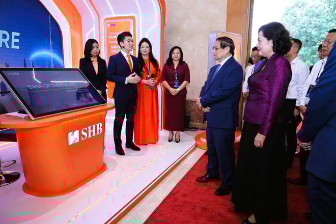 ong-do-quang-vinh-gioi-thieu-voi-thu-tuong-pham-minh-chinh-ve-chien-luoc-bank-of-the-future-va-giai-phap-thanh-toan-tich-hop-cua-shb-tai-ngay-chuyen-doi-so-nganh-ngan-hang-chieu-2952025.jpg