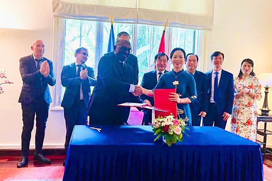 Việt - Pháp tăng cường hợp tác bảo tồn di sản lịch sử, gìn giữ ký ức chiến tranh