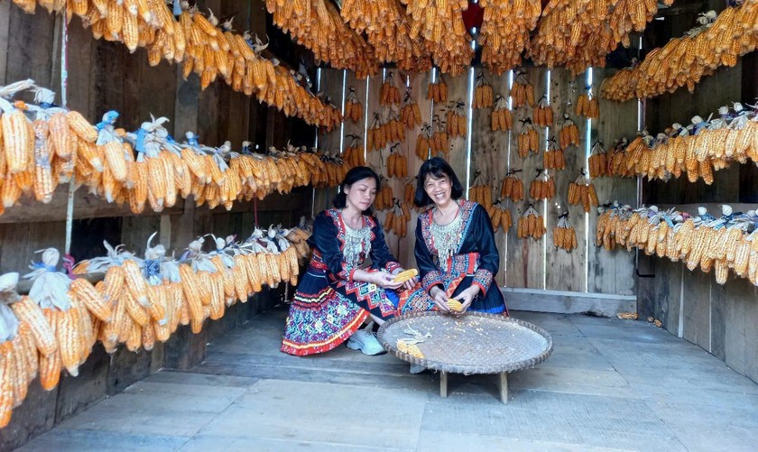 Yên Bái: Dấu chân những giáo viên gùi chữ lên non ngàn ảnh 2