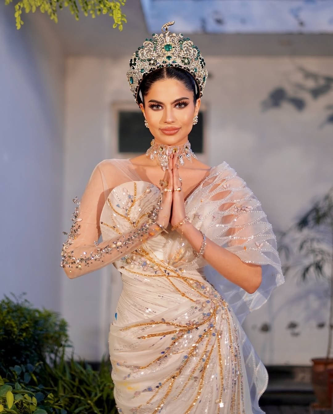 Nhan sắc của người đẹp Ấn Độ vừa từ bỏ vương miện Hoa hậu Hòa bình Quốc tế - 4