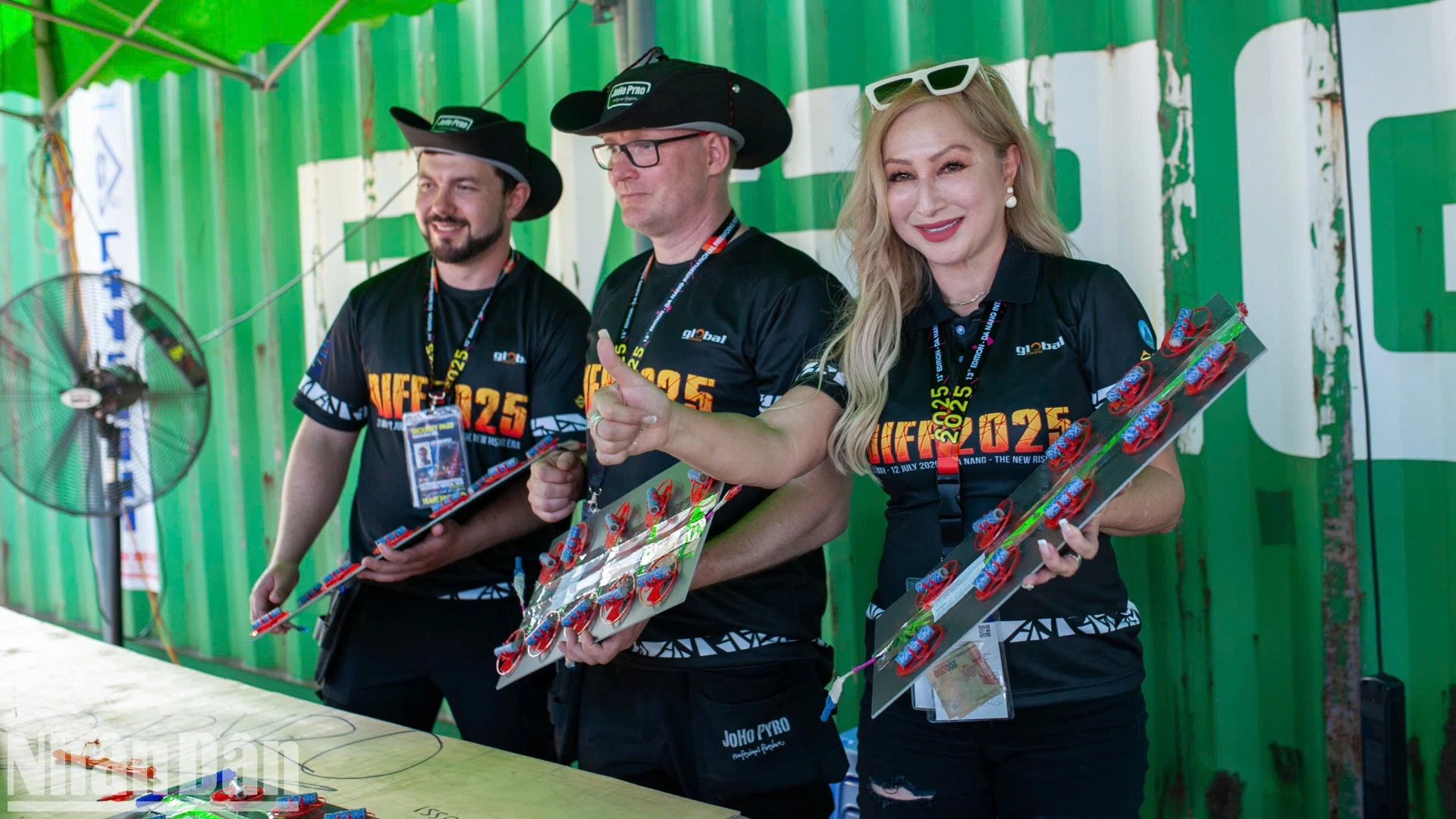 Unerwartete Enthüllungen am Eröffnungsabend des Da Nang International Fireworks Festival 2025 Foto 9