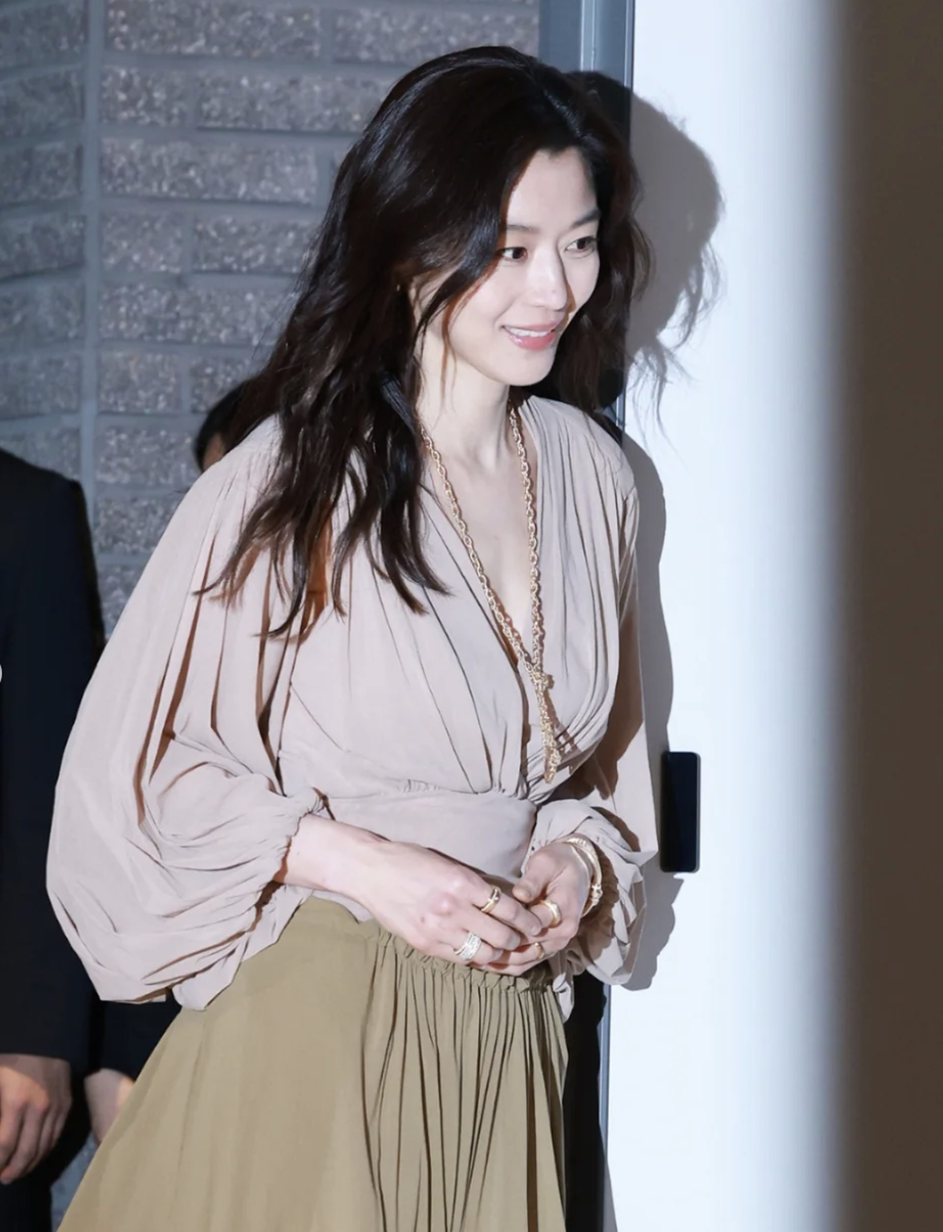 Jun Ji Hyun được coi như biểu tượng thời trang tại Hàn Quốc - 1