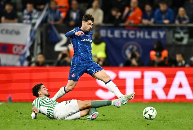Ngược dòng kinh điển hạ Real Betis, Chelsea lên ngôi Conference League: Có luôn kỷ lục 'khủng'- Ảnh 1.