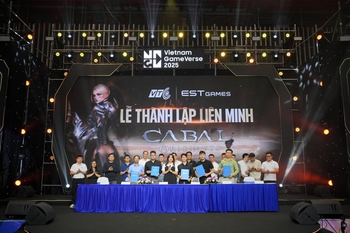 Lễ ký kết hợp tác 10 Liên minh nền móng của Cabal Origin VTC. (Ảnh: VTC Mobile)