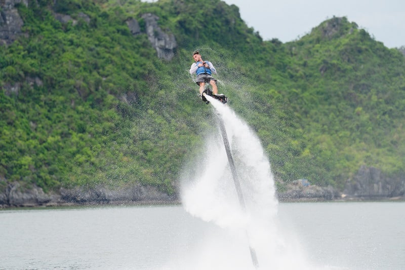 The unprecedented show that set two Guinness records is about to open on the evening of May 30 at Cat Ba Central Bay.