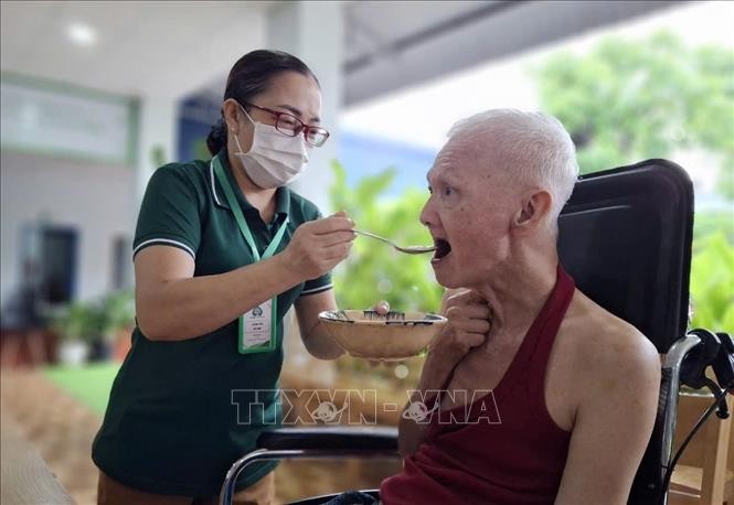 Altenpflege im Pflegeheim Tam An, Thu Duc City, Ho-Chi-Minh-Stadt.