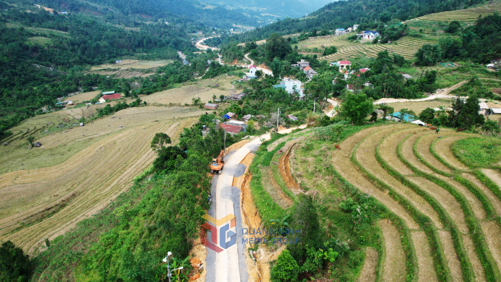 La apariencia del nuevo campo de Binh Lieu es cada vez más próspera gracias a la inversión simultánea en infraestructura de tráfico.