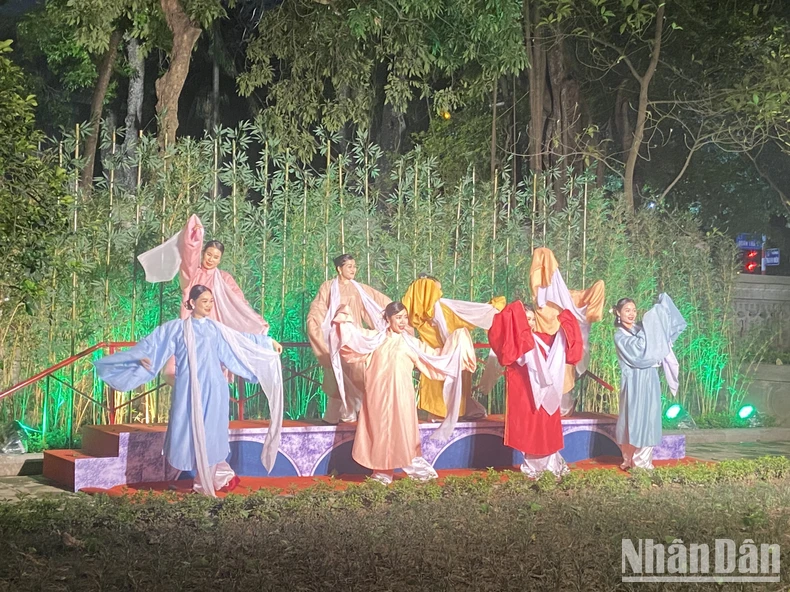 ស្វែងយល់ពីភាពស៊ីជម្រៅនៃវប្បធម៌ខាងវិញ្ញាណតាមរយៈដំណើរកម្សាន្តពេលរាត្រី 